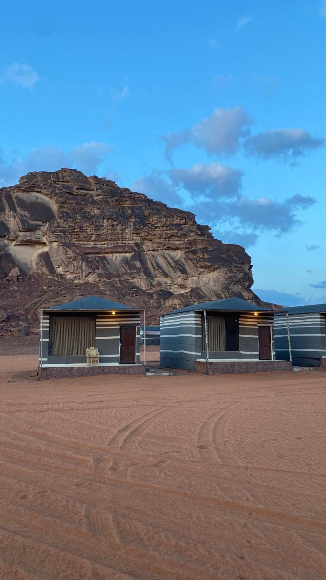 Wadi Rum Noor Camp מראה חיצוני תמונה